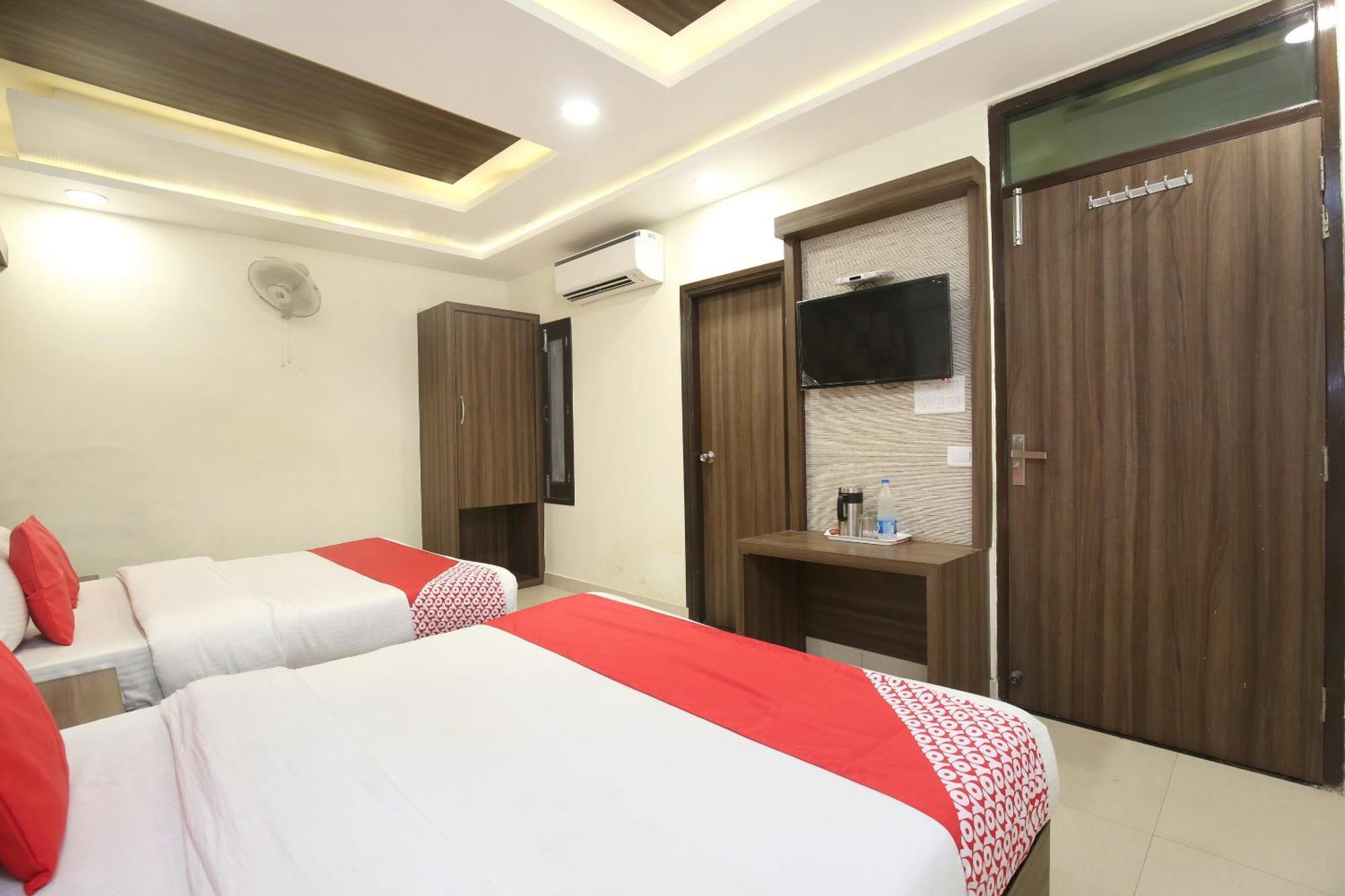 Oyo 17307 Hotel Kings Amritsar Exterior photo