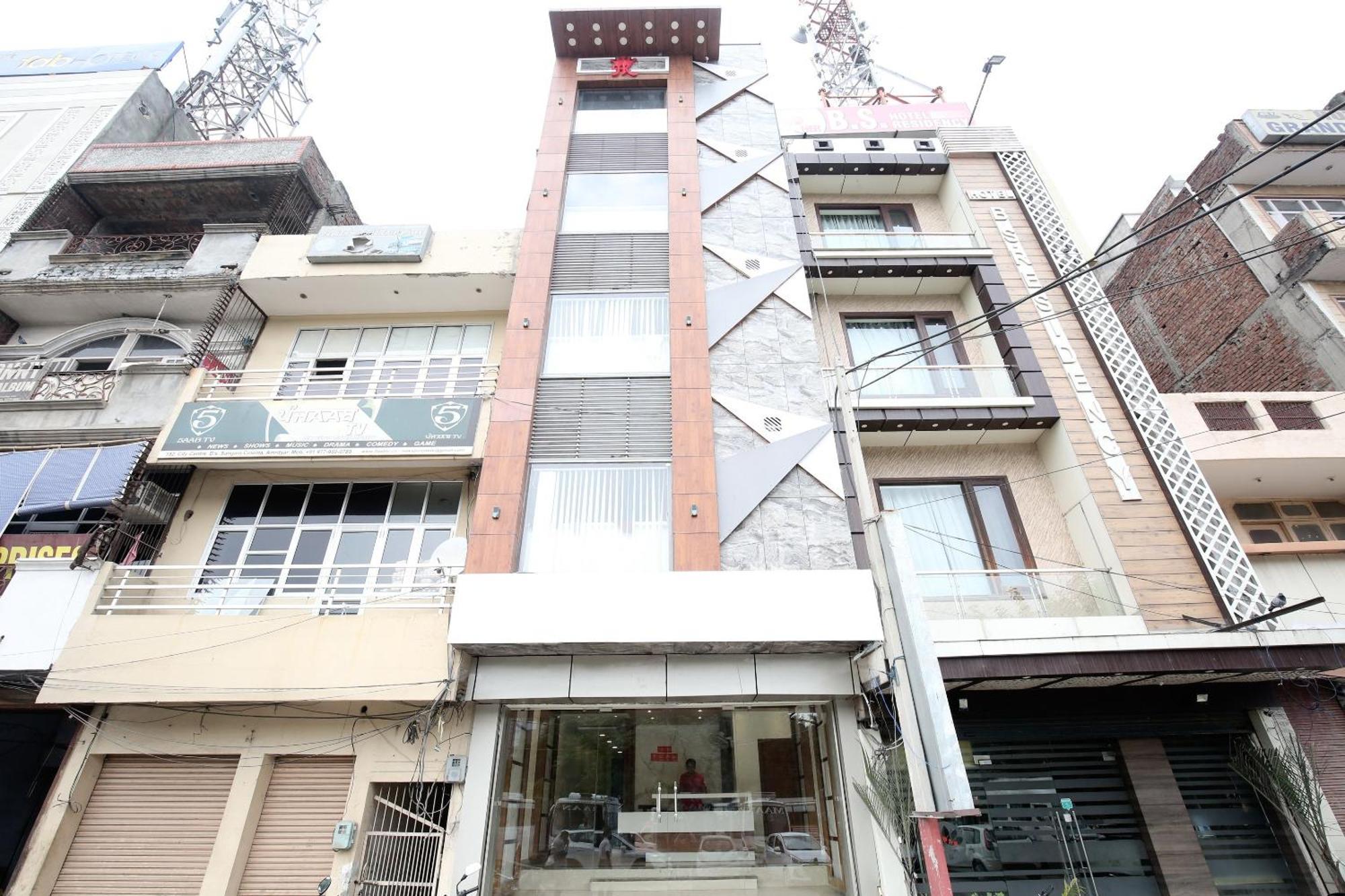 Oyo 17307 Hotel Kings Amritsar Exterior photo